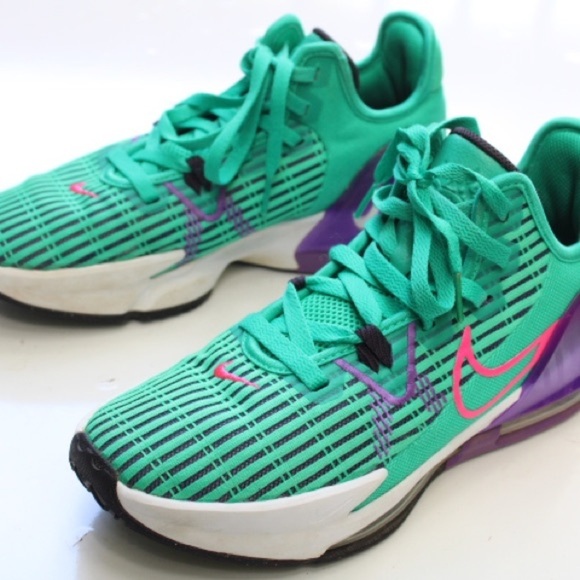 Nike LeBron Witness 6  shoes